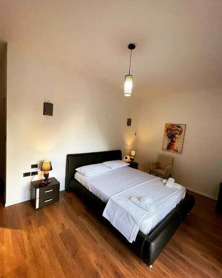 Hotel Ambasador Garden Lezhe 4*,