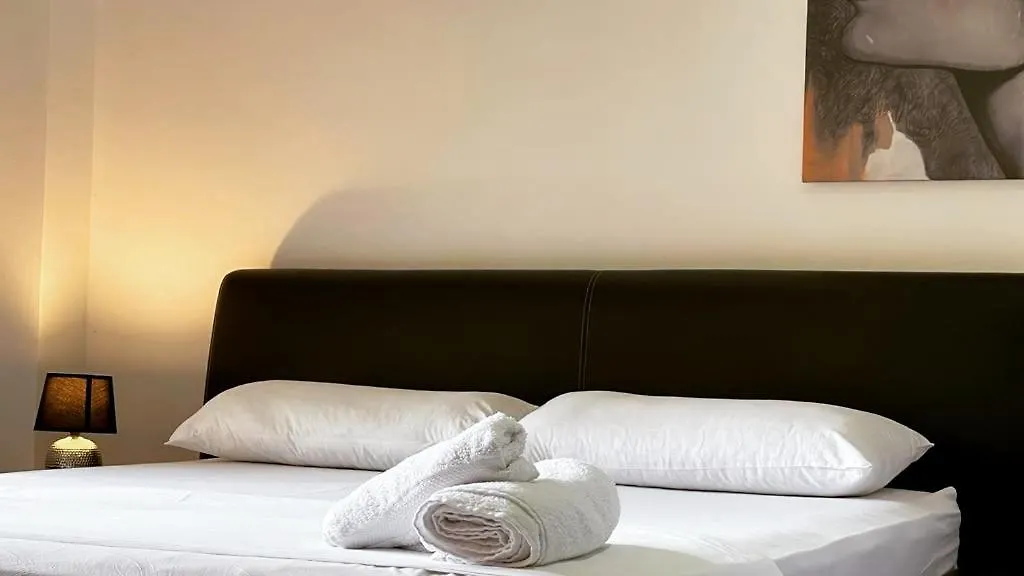 Hotel Ambasador Garden Lezhe 4*,  Albania