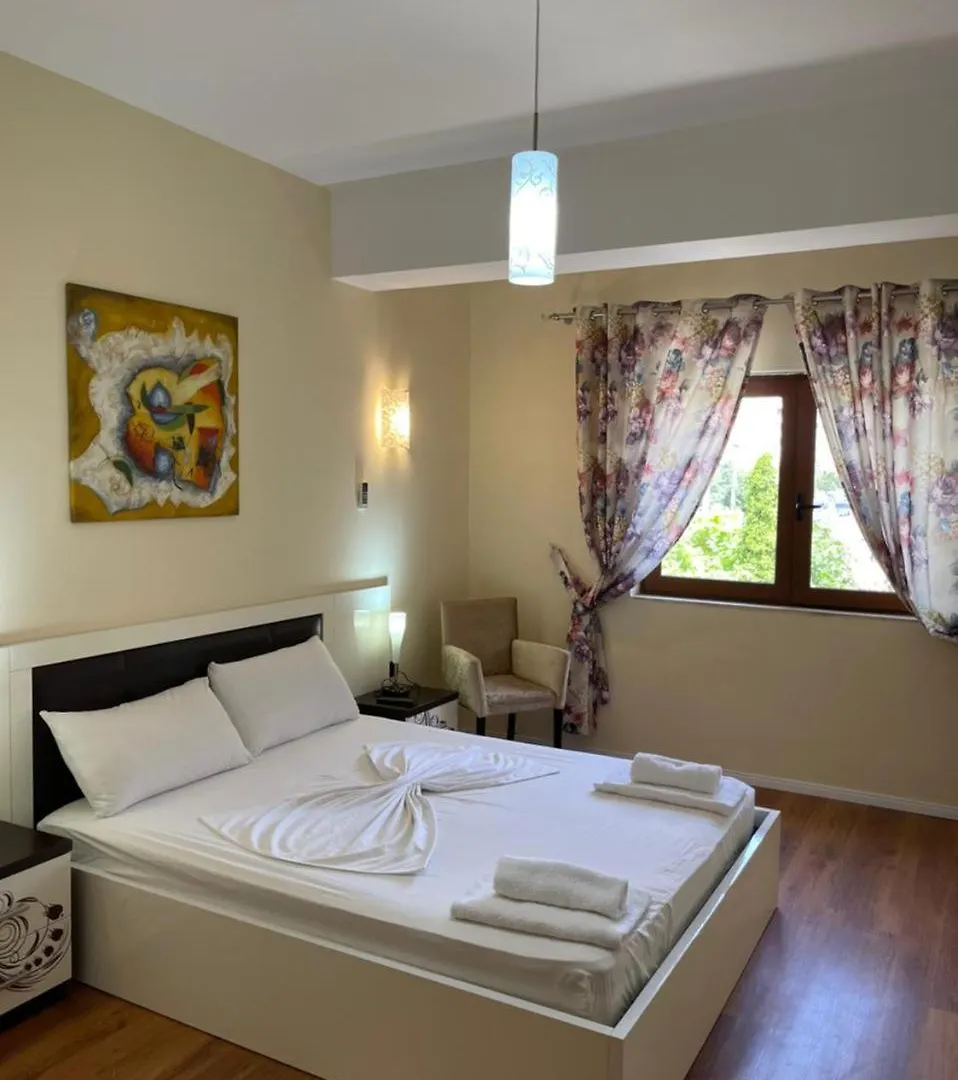 Hotel Ambasador Garden Lezhe 4*,  Albania