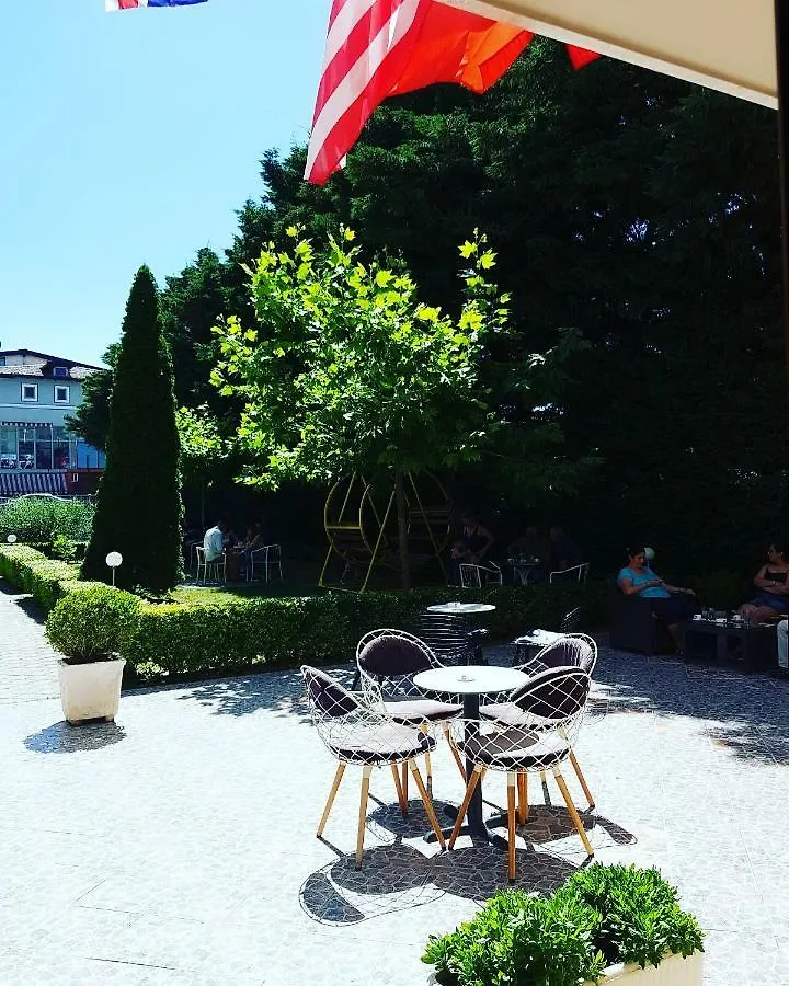 Hotel Ambasador Garden Lezhe
