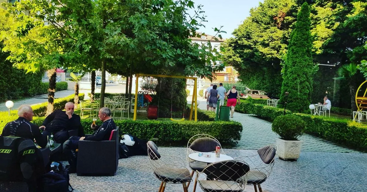 Hotel Ambasador Garden Lezhe